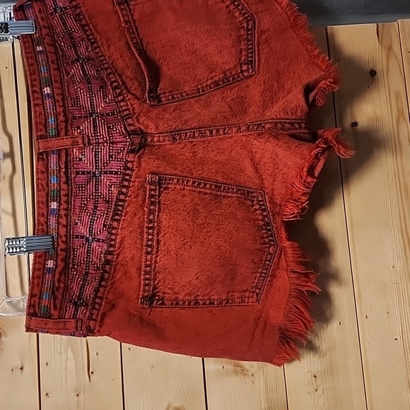 FP We The Free Sun Break Emborded Shorts size 28 - Picture 7 of 8